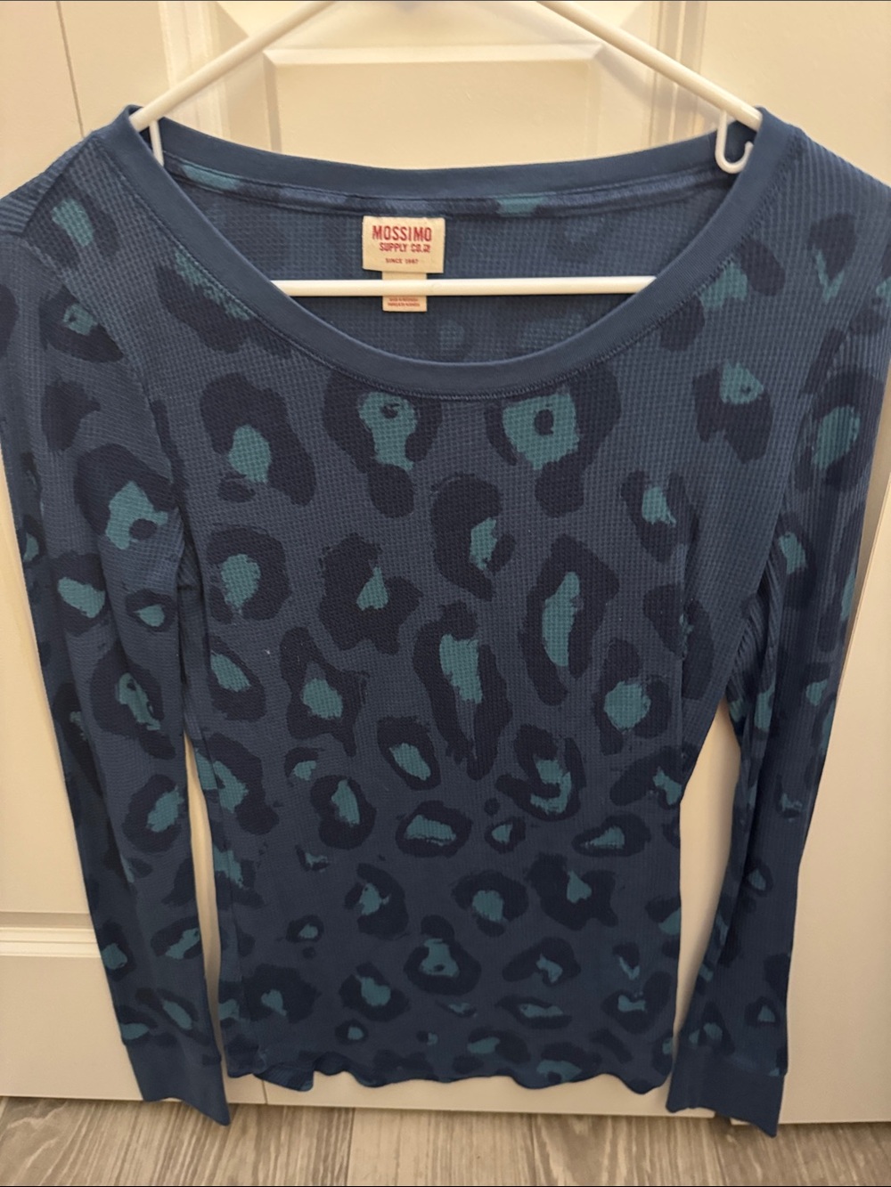 Mossimo Supply Co. Blue Teal Leopard-Print Long Sleeve Top
